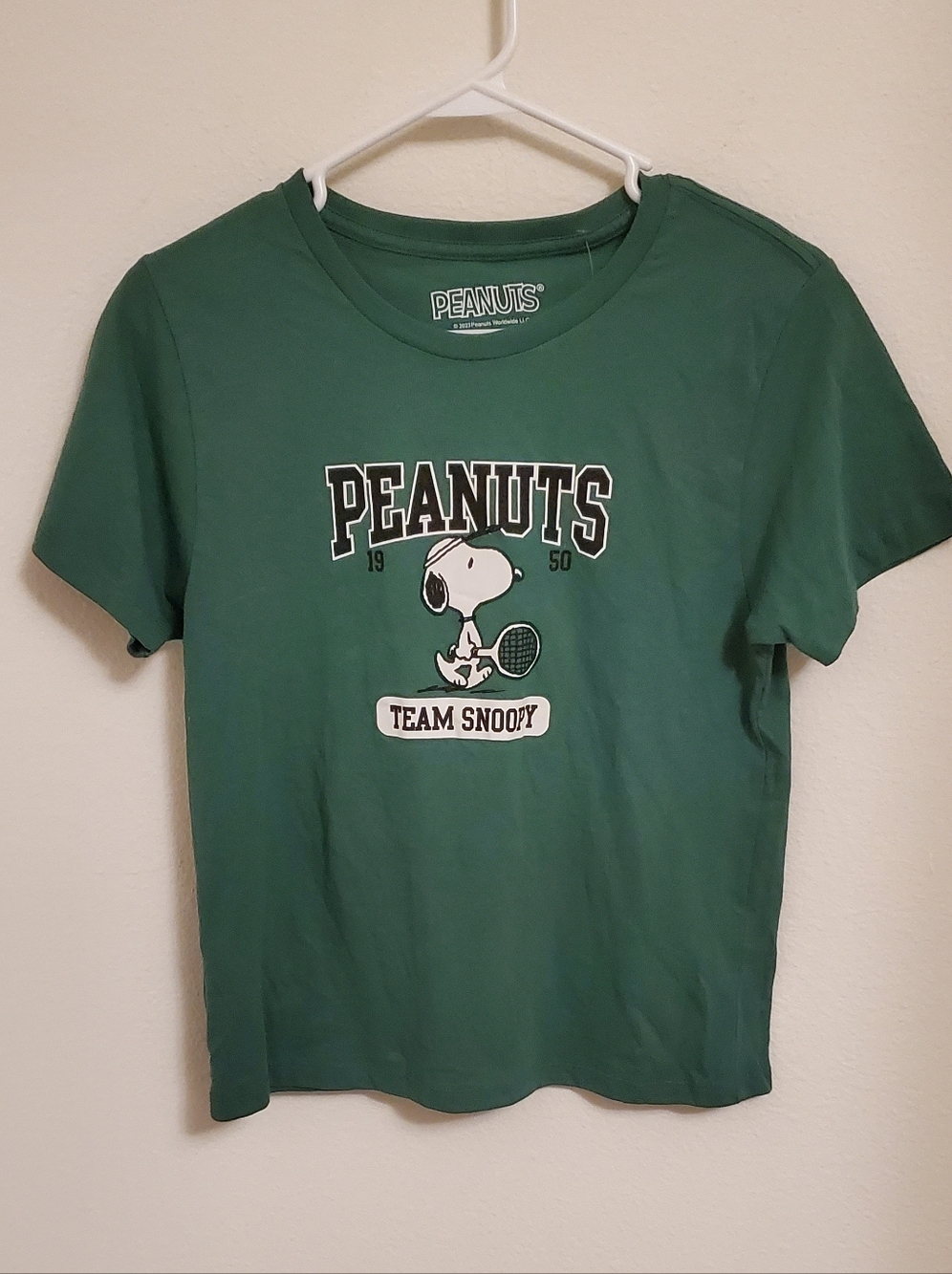Peanuts Snoopy Wonen's Short Sleeve Tee in Green Tennis Size Medium